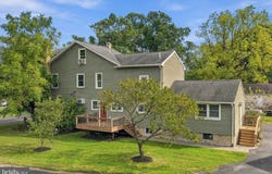 928 S OLD BETHLEHEM Pike, QUAKERTOWN, PA 18951