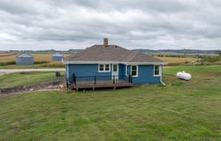 14827 Oak Ave, Castana, IA 51010
