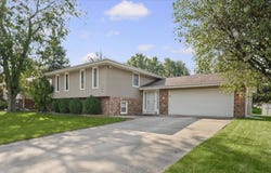 1609 Erin Drive, Normal, IL 61761
