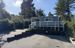 1600 Rhododendron Dr, Florence, OR 97439