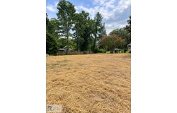 15 CHURCH LN, Chatham, VA 24531