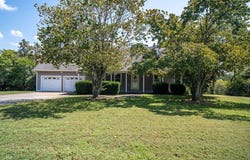 29670 Persimmon Tree Rd, Anderson, AL 35610