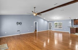 561 Lakepointe Drive, Chipley, FL 32428
