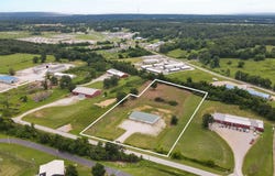 990 Schoolview Drive, Marshfield, MO 65706