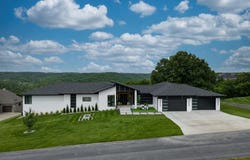391 Sunset Drive, Saddlebrooke, MO 65630