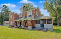 8911 W Commerce Street, Hernando, MS 38632