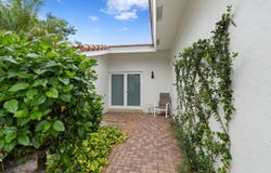 925 Foxpointe Circle, Delray Beach, FL 33445