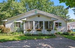 103 S Washington Street, Perry, MI 48872