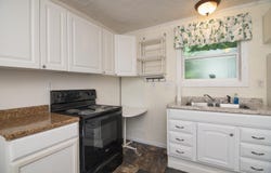 70 Hondo Ln, Hinton, WV 25951