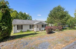 36 ARLINGTON ST, STAUNTON, VA 24401