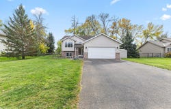 205 Carissa Lane SW, Saint Michael, MN 55376
