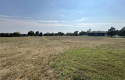 25 Meadow St, Pierre, SD 57501