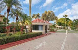 2150 NW 100th Ave, Pembroke Pines, FL 33024