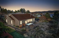955 SE RIVER VIEW Ln, Waldport, OR 97394