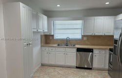 208 SW 2nd Ave, Hallandale Beach, FL 33009