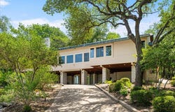 405 Valley View Dr, La Grange, TX 78945