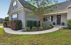 646 Crown Pointe Drive, Hampstead, NC 28443