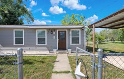 505 Avenue E, Poteet, TX 78065
