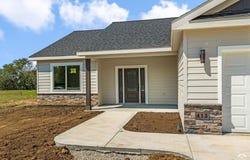 413 Rockers Drive, Baldwin City, KS 66006