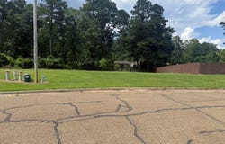 1915 Razorback Cir, Texarkana, AR 71854