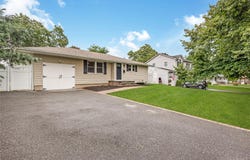15 Dewey Road, Commack, NY 11725
