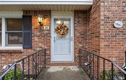 28 Wimbledon Lane, Buffalo, NY 14224
