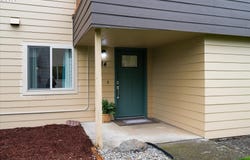 2727 GATEWAY St, Springfield, OR 97477