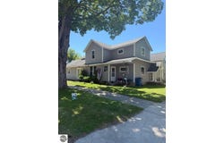 122 E RIVER STREET, CADILLAC, MI 49601