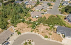 2 Nautical Ct, CoosBay, OR 97420