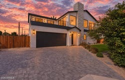 3816 E WHITTON Avenue, Phoenix, AZ 85018