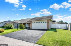 253 LANTERN Lane, CHAMBERSBURG, PA 17201