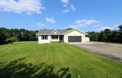 2710 NW 68th St, Minot, ND 58703