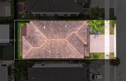 3226 W 97th St, Hialeah, FL 33018