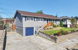 727 E 20TH St, TheDalles, OR 97058