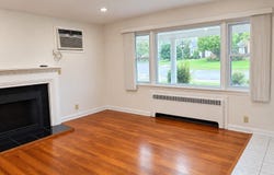 15 Sherwood Road, Glen Cove, NY 11542