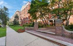 100 Prospect Ave, Hackensack City, NJ 07601-1910