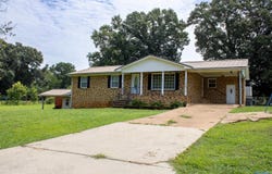 166 Montclair Road, Killen, AL 35645