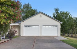 577 Herron Trl, McDade, TX 78650