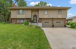 2219 SE Stinson DR, Tecumseh, KS 66542