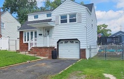 4 Carter Place, Parlin, NJ 08859