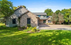 W2342 VALLEYWOOD Lane, APPLETON, WI 54915