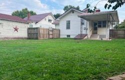 121 W Briggs, Roodhouse, IL 62082