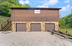 326 Cherry Lane, Garrett, KY 41630