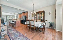 33 VAUGHN Lane, NEWARK, DE 19702