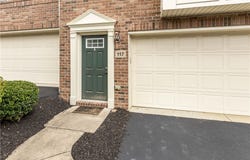 117 Maple Ridge Ct, Cecil, PA 15317