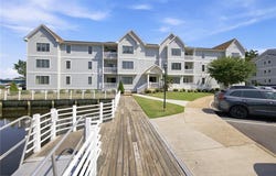 5 Harbor Watch Dr, Chesapeake, VA 23320