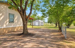 105 E Laura Avenue, Quinlan, TX 75474