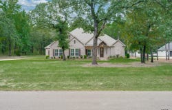 3113 SHADOW PINE DR, LaRue, TX 75770