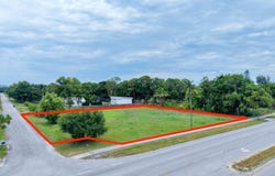 16430 E Downers Drive E, Loxahatchee, FL 33470