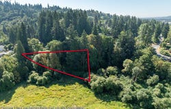 5 Valley View Dr, Kelso, WA 98626